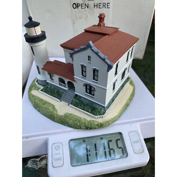 Danbury Mint Historic American Lighthouses Admiralty Head LIGHTHOUSE 1992 - Picture 7 of 8